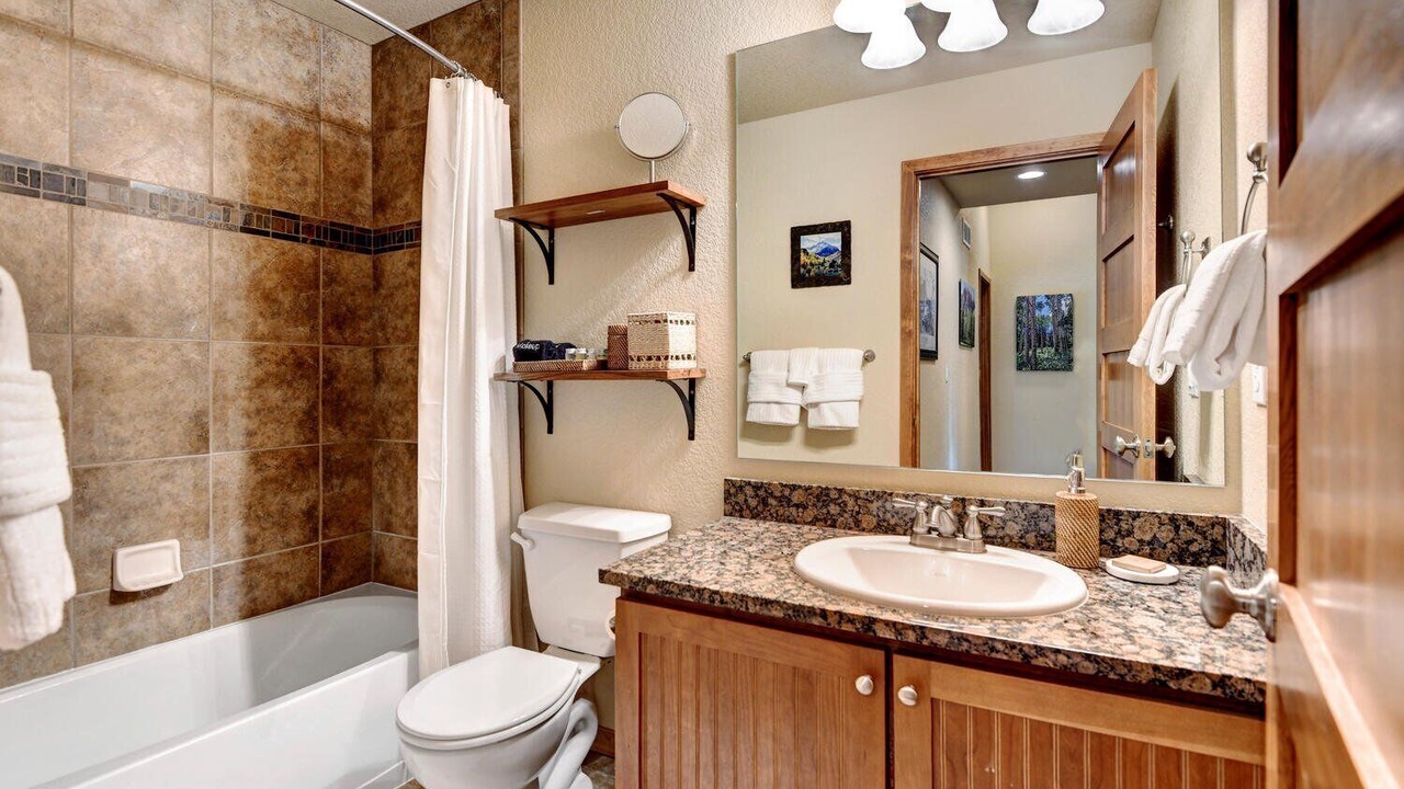 Photo of Bathroom in Rendezvous