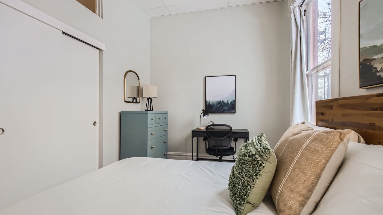 Photo of Bedroom in City Park