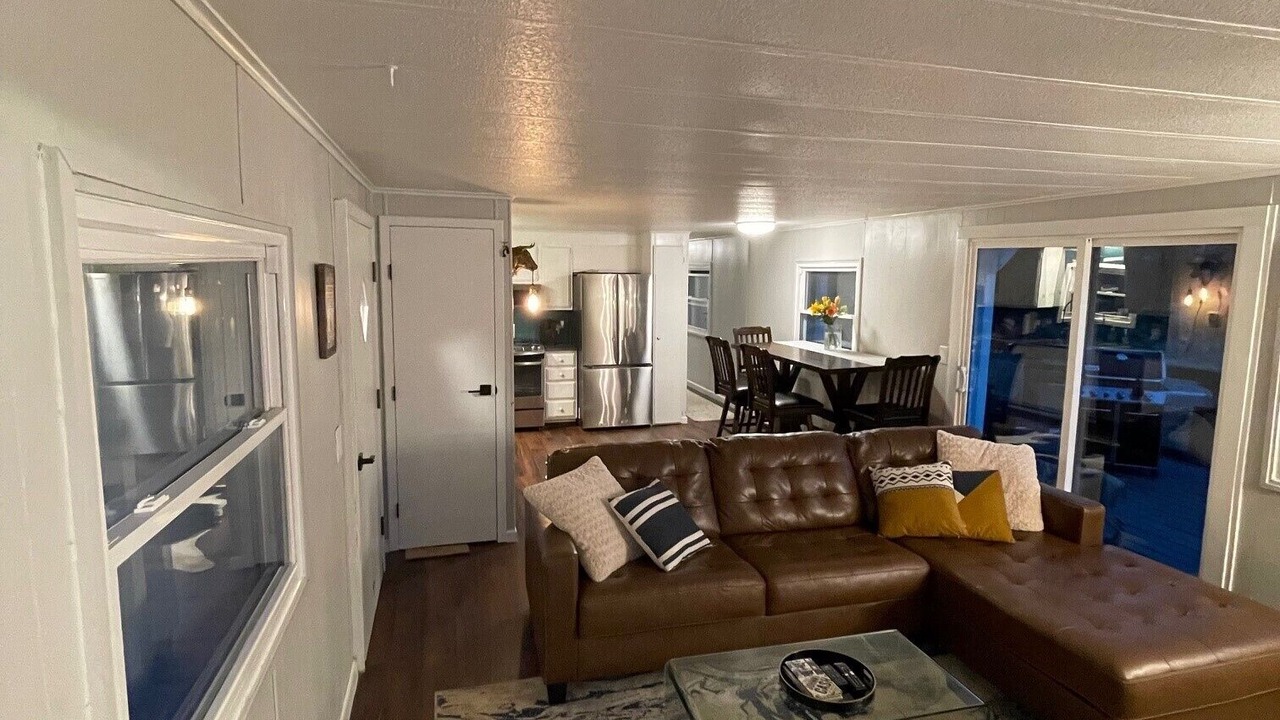 Photo of Livingroom in Buford