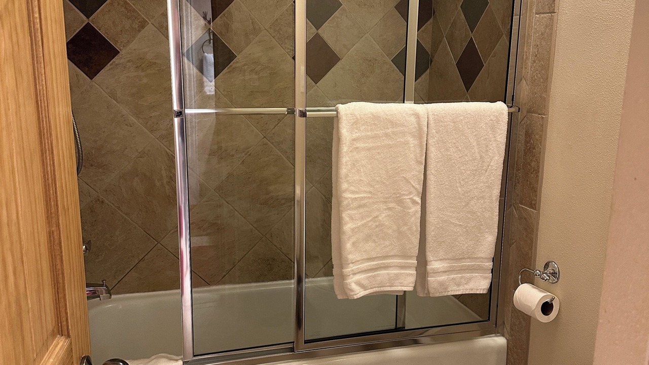 Photo of Bathroom in Peak 9