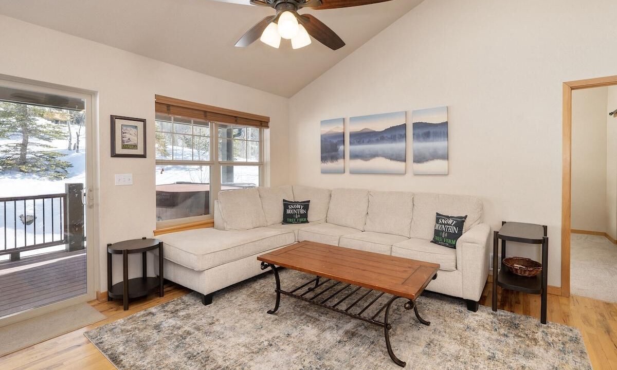 Photo of Livingroom in Rendezvous