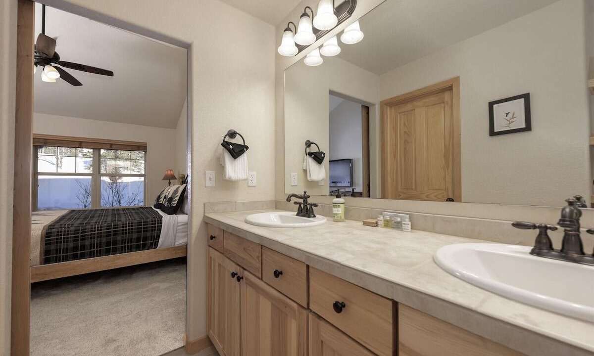 Photo of Bathroom in Rendezvous
