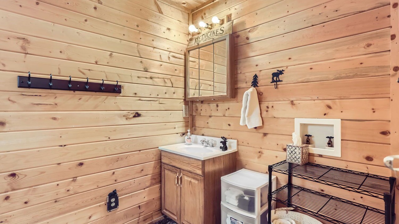 Photo of Bathroom in Indian Mountain