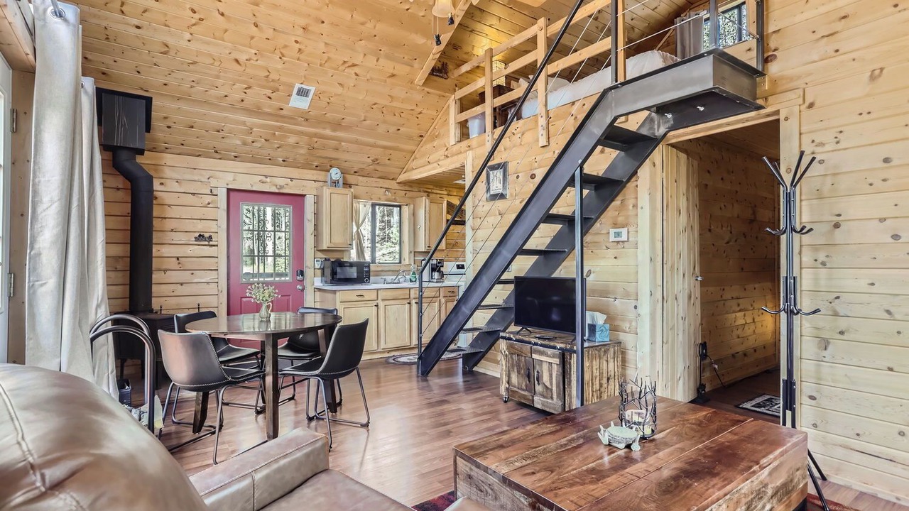 Photo of Livingroom in Indian Mountain