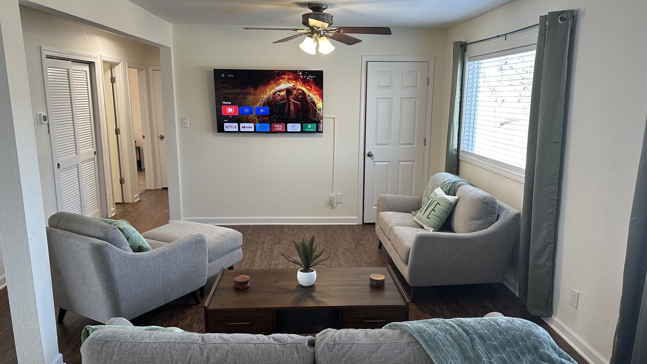 Photo of Livingroom in Skyway