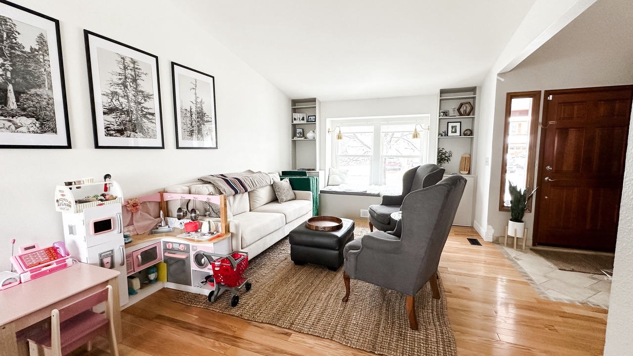 Photo of Livingroom in Ken Caryl Ranch North Plains