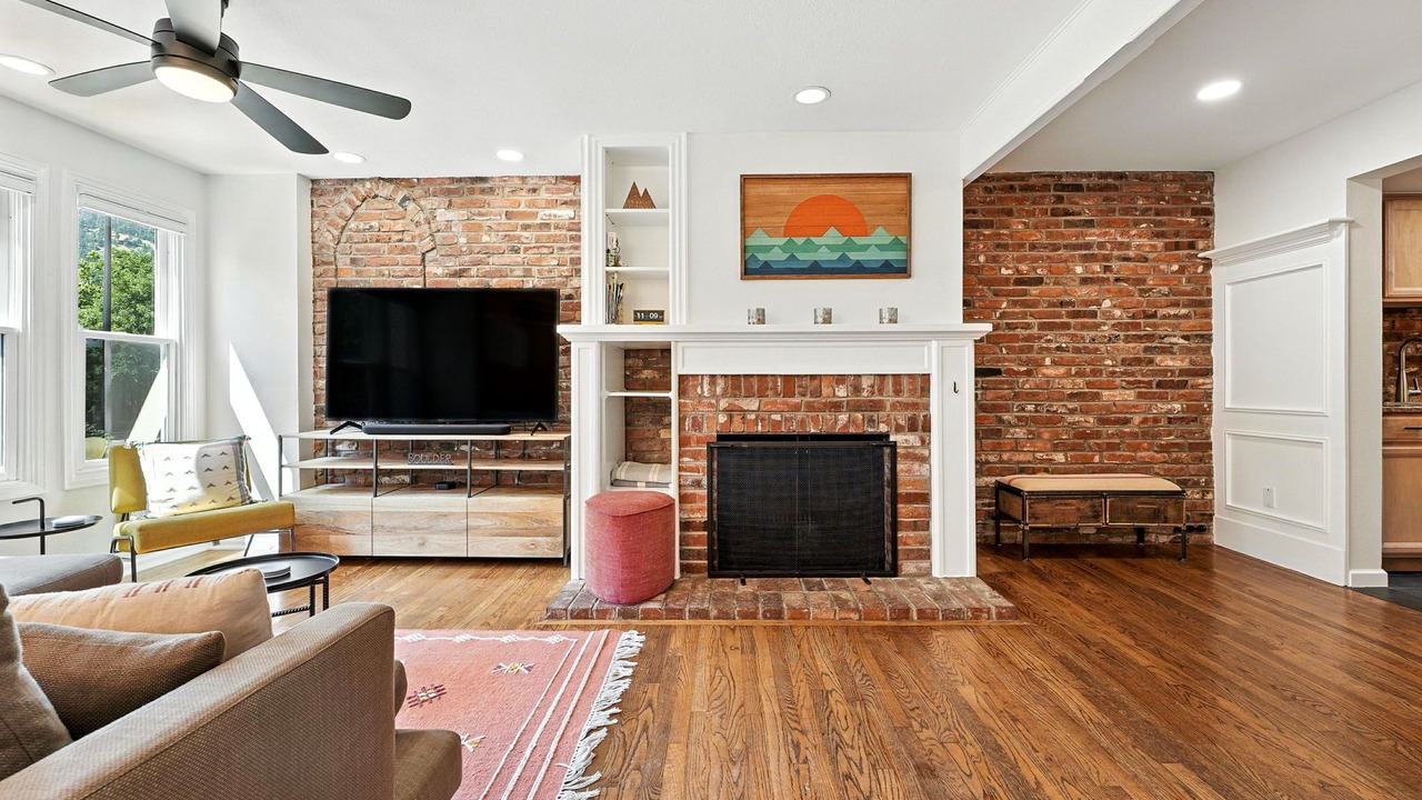 Photo of Livingroom in Downtown