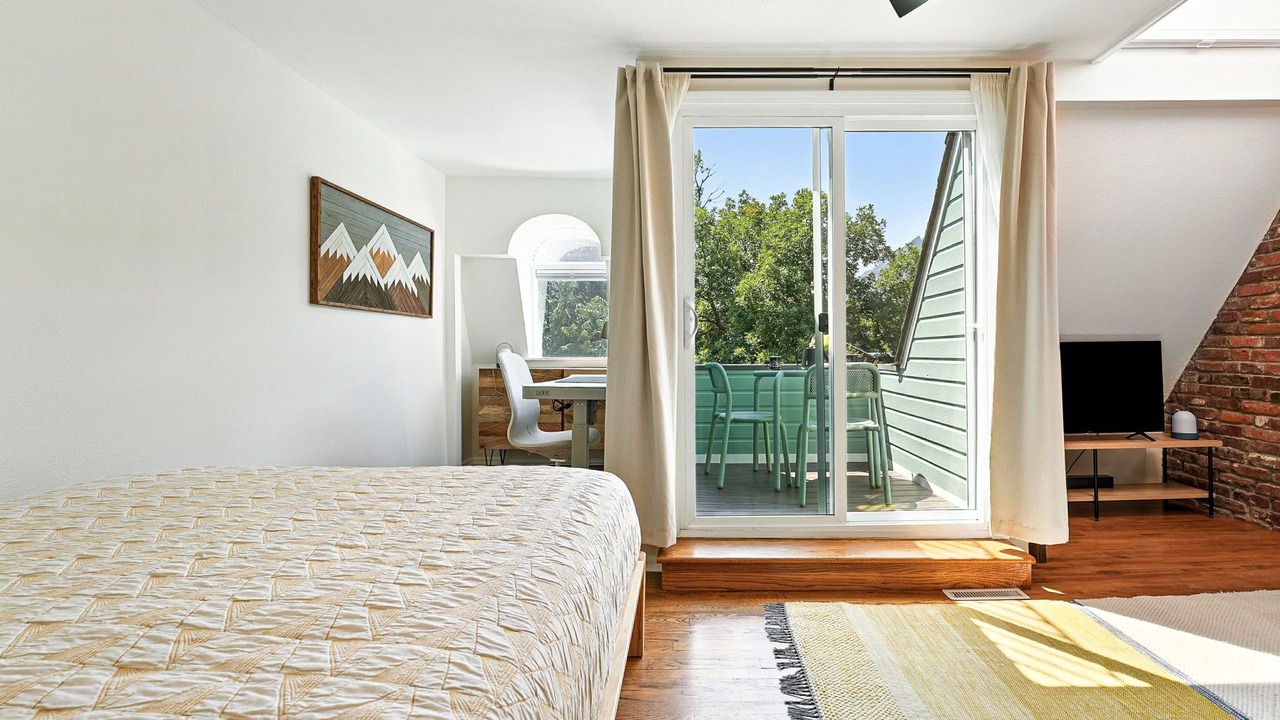 Photo of Bedroom in Downtown