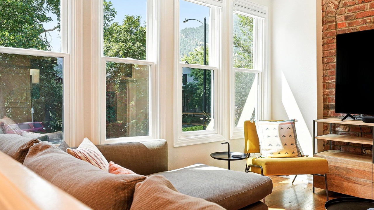 Photo of Livingroom in Downtown