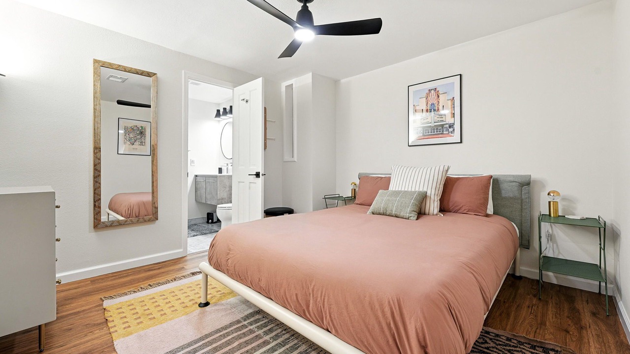 Photo of Bedroom in Downtown