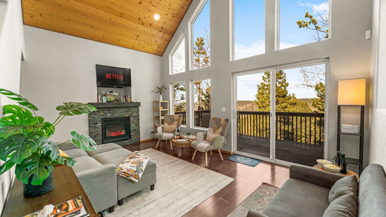 Photo of Livingroom in Woodland Park