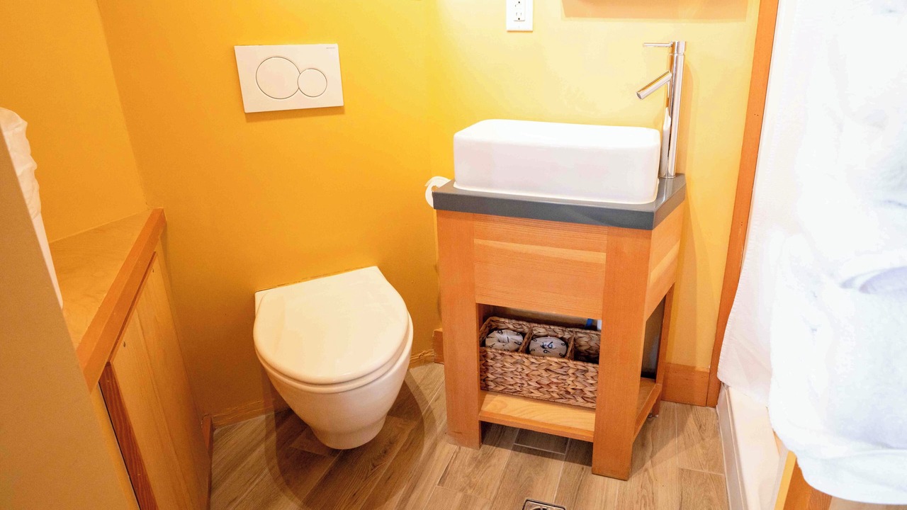 Photo of Bathroom in Lyons