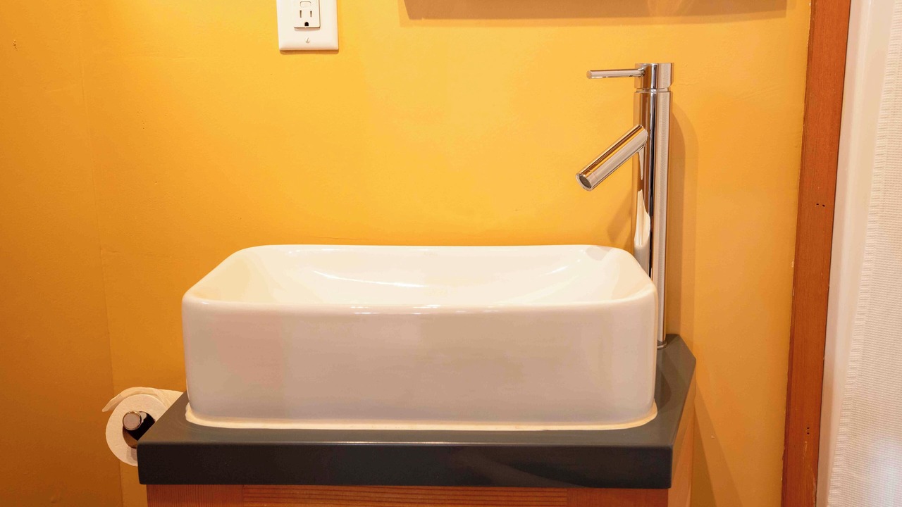 Photo of Bathroom in Lyons