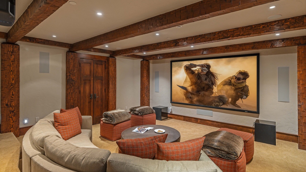 Photo of Bedroom in Peak 8