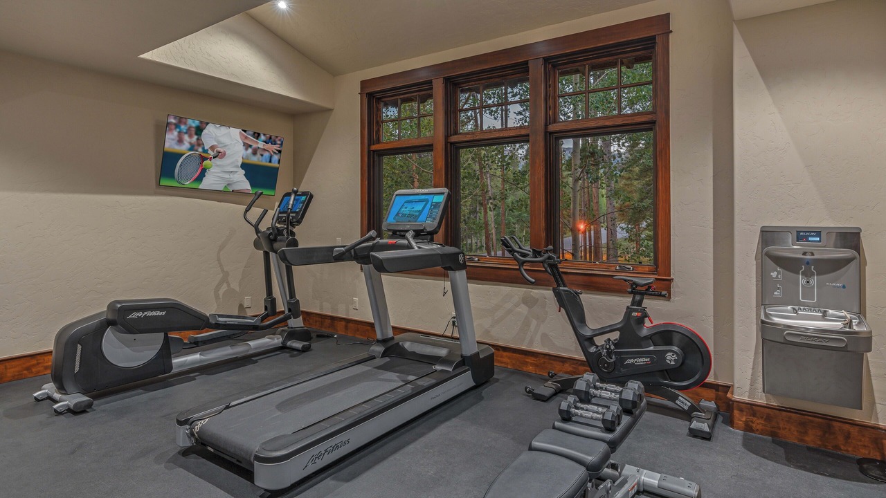 Photo of Bedroom in Peak 8
