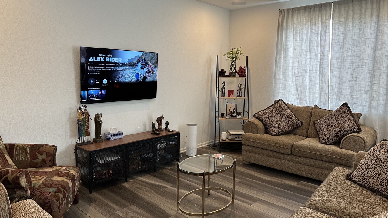 Photo of Livingroom in Commerce City