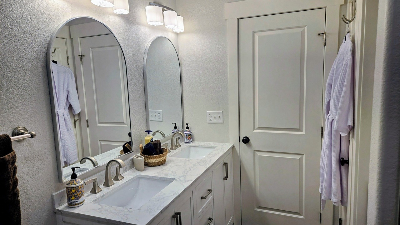 Photo of Bathroom in Golden