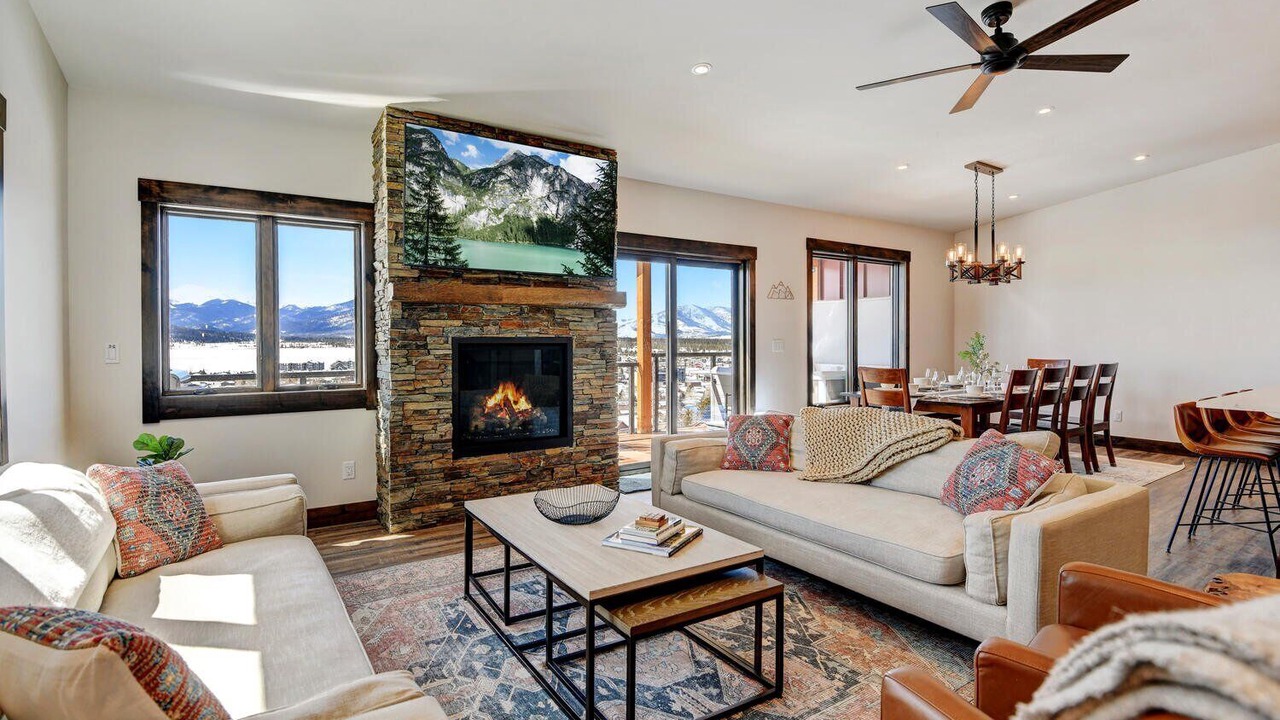 Photo of Livingroom in Fraser