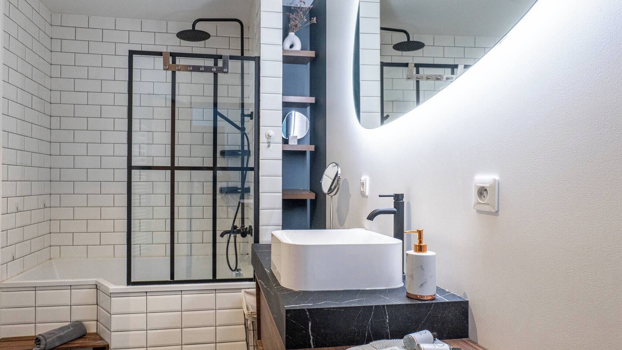 Photo of Bathroom in Cran-Gevrier