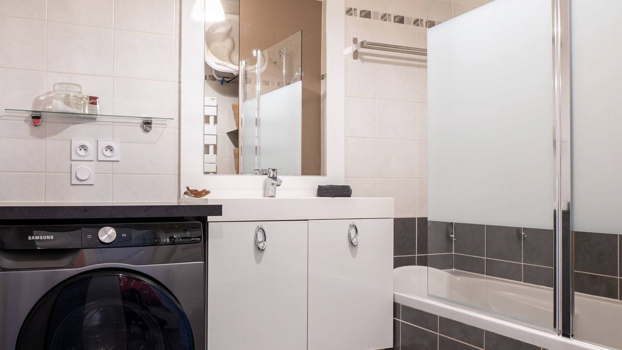 Photo of Bathroom in Cran-Gevrier