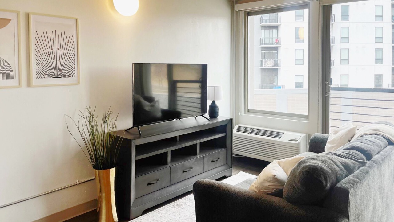 Photo of Livingroom in Jefferson Park