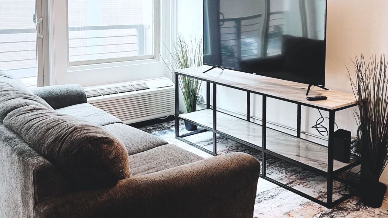 Photo of Livingroom in Jefferson Park
