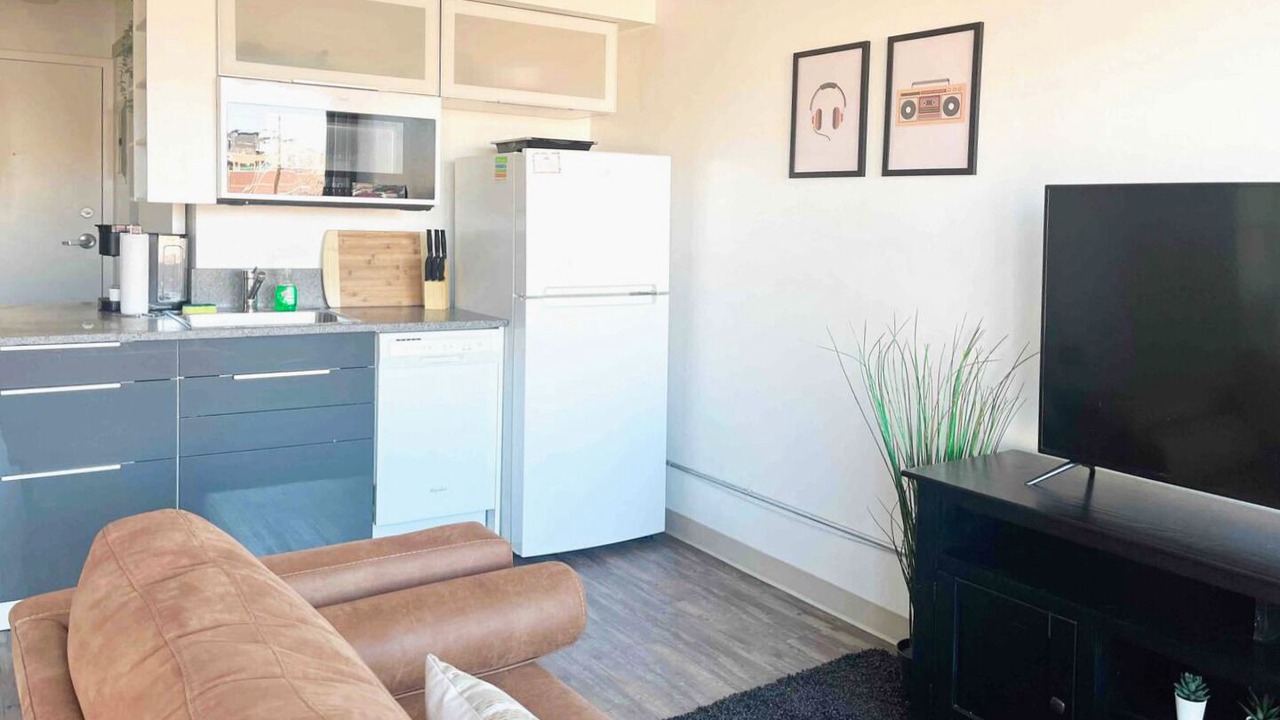 Photo of Livingroom in Jefferson Park