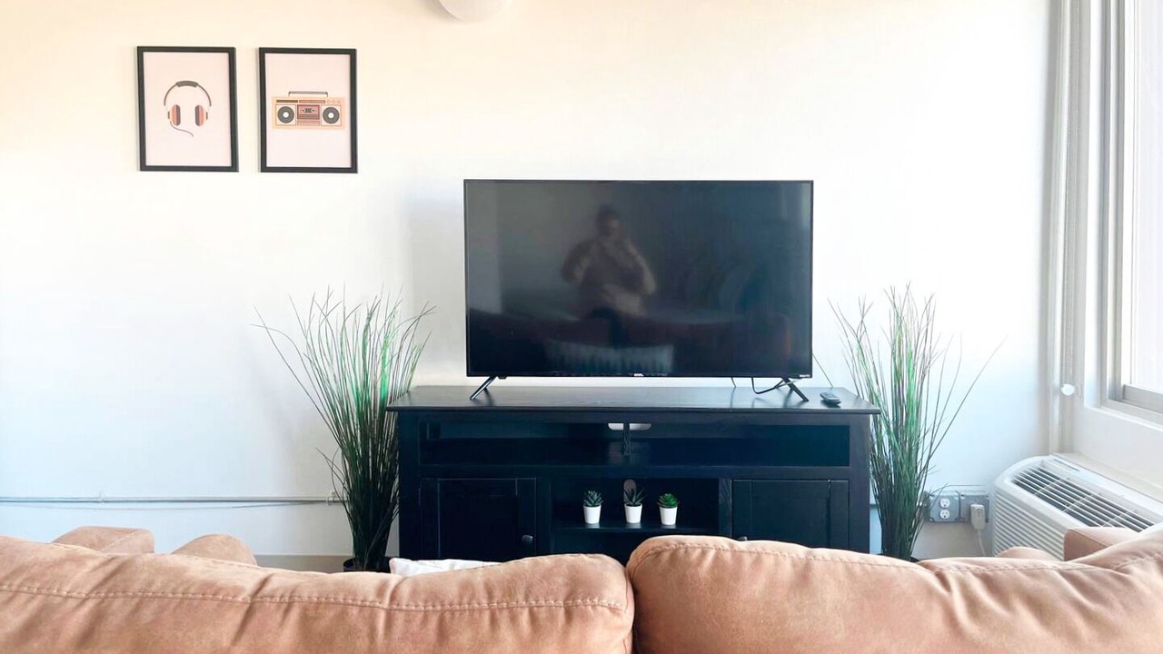 Photo of Livingroom in Jefferson Park