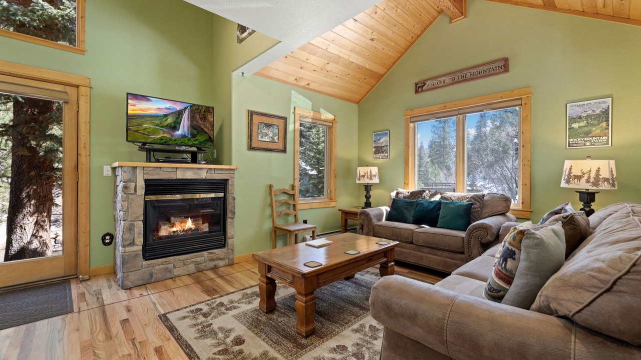 Photo of Livingroom in Fall River Estates