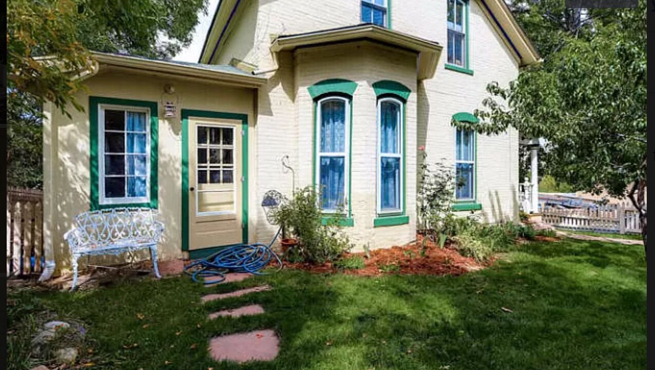 Photo of Outdoor in Golden