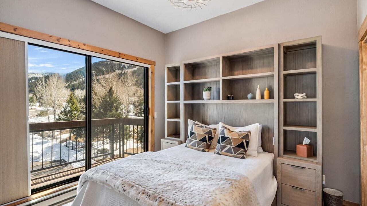 Photo of Bedroom in Avon