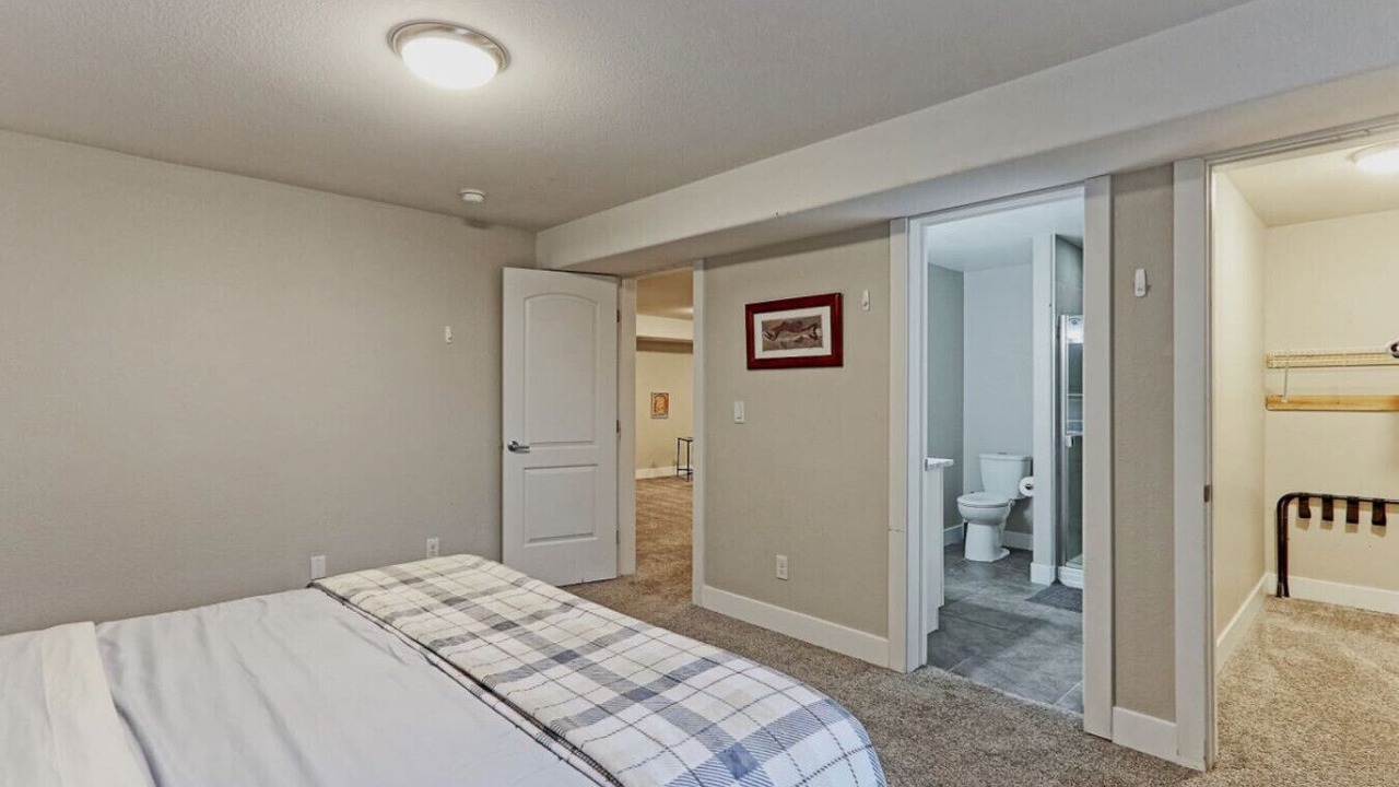 Photo of Bedroom in Scenic Heights