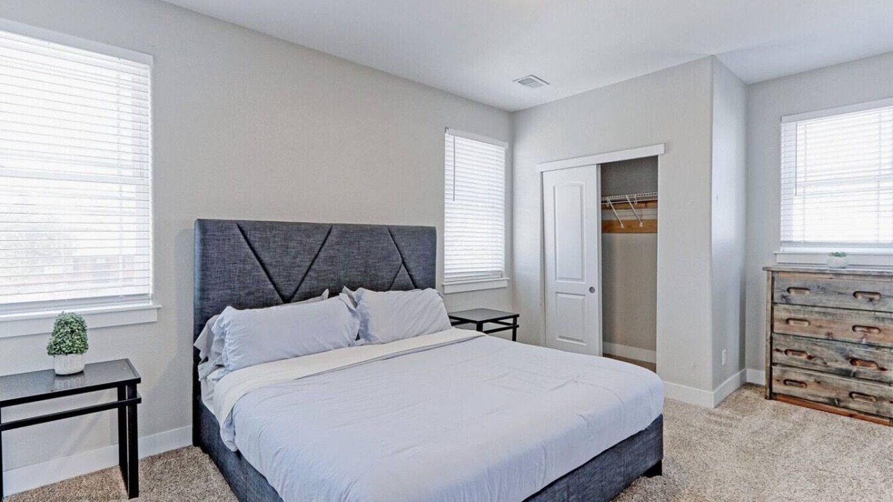 Photo of Bedroom in Scenic Heights