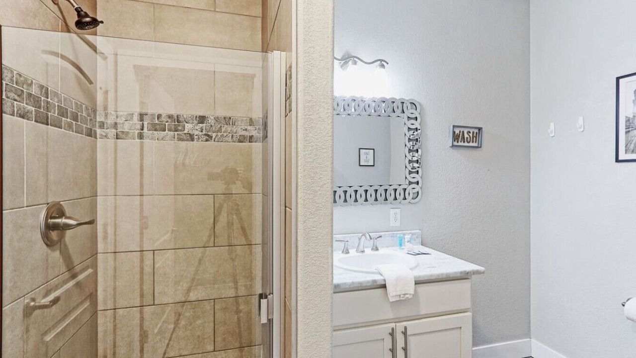 Photo of Bathroom in Scenic Heights
