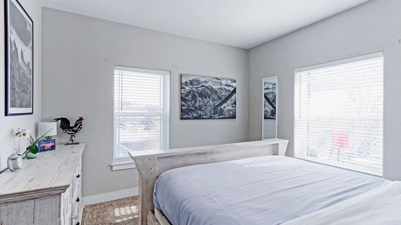 Photo of Bedroom in Scenic Heights