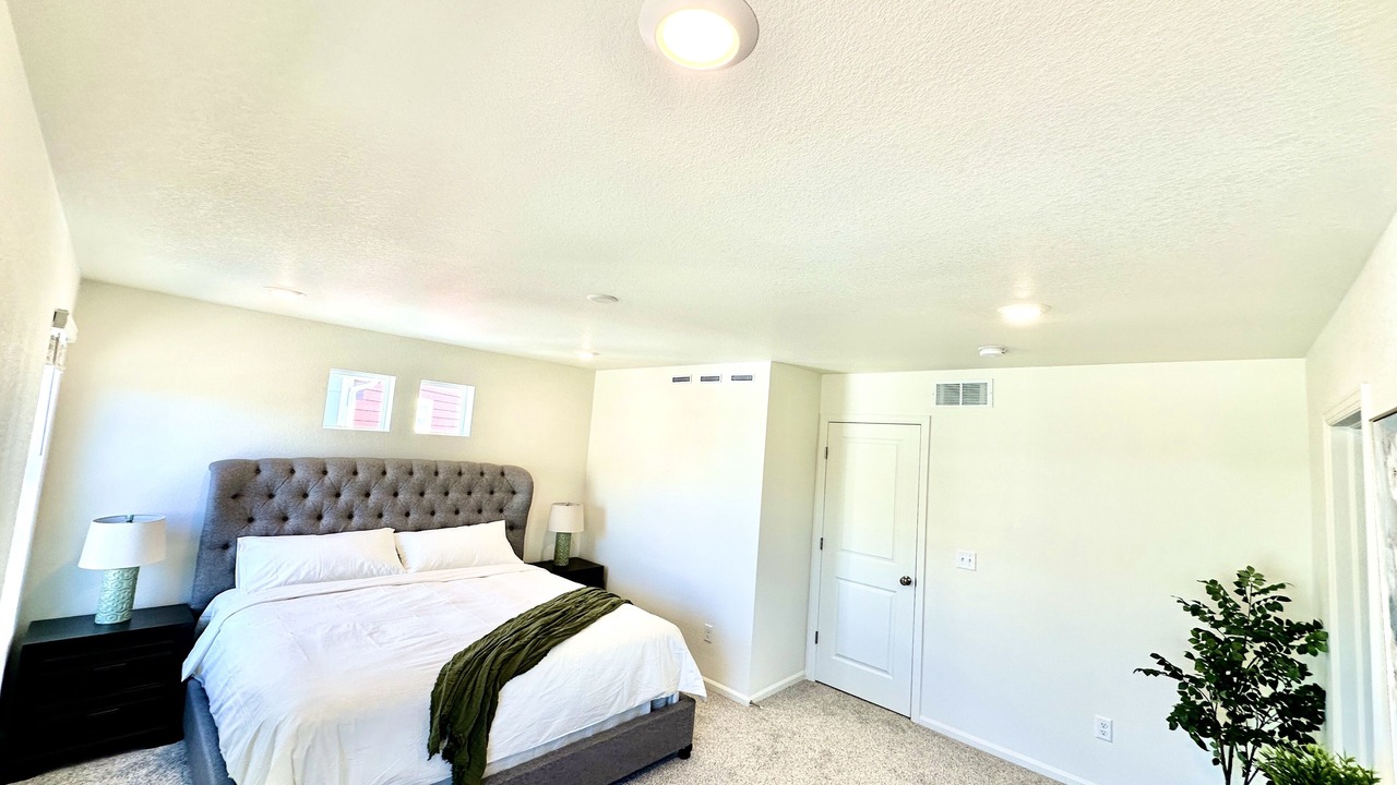 Photo of Bedroom in Aurora