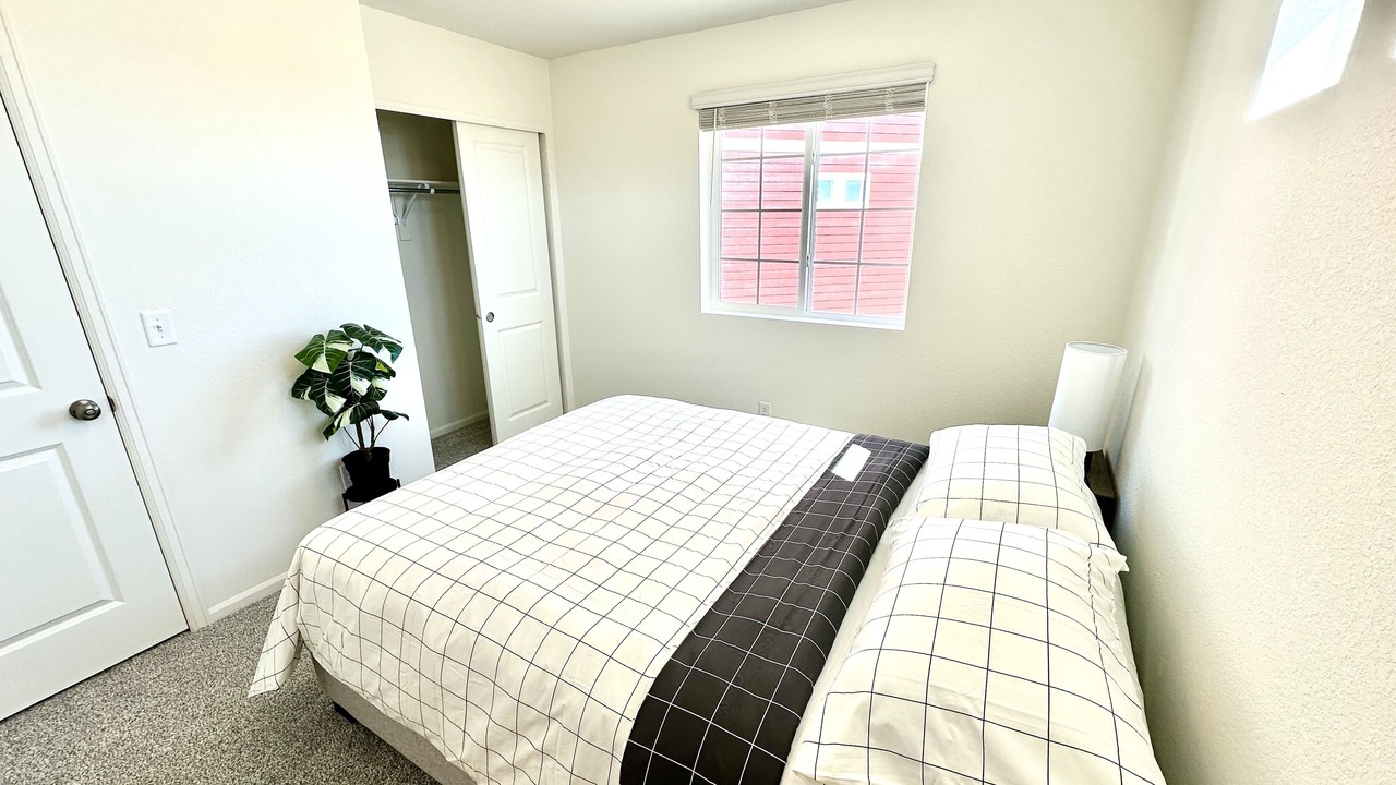 Photo of Bedroom in Aurora