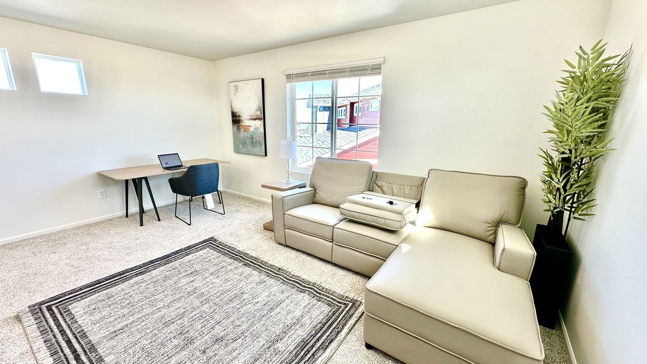 Photo of Livingroom in Aurora