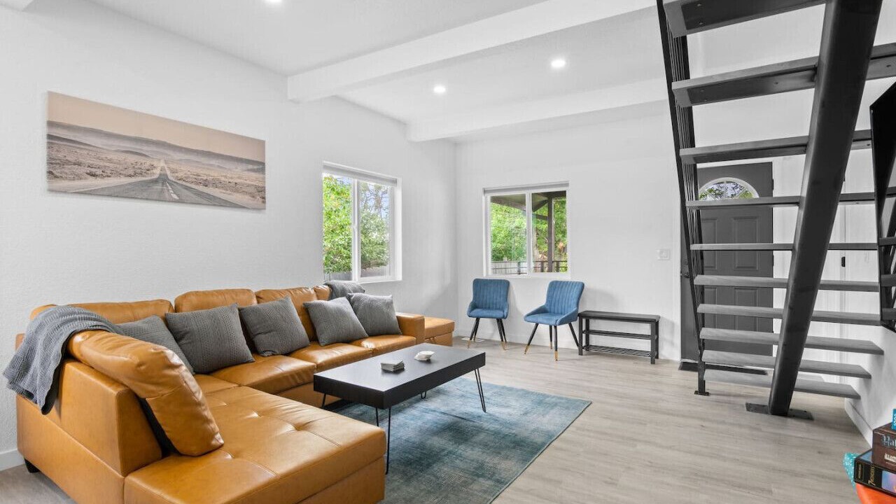 Photo of Livingroom in Berkley