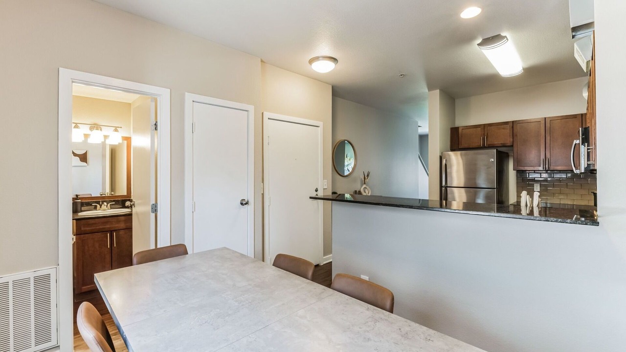 Photo of Bedroom in North Broadway - Holiday