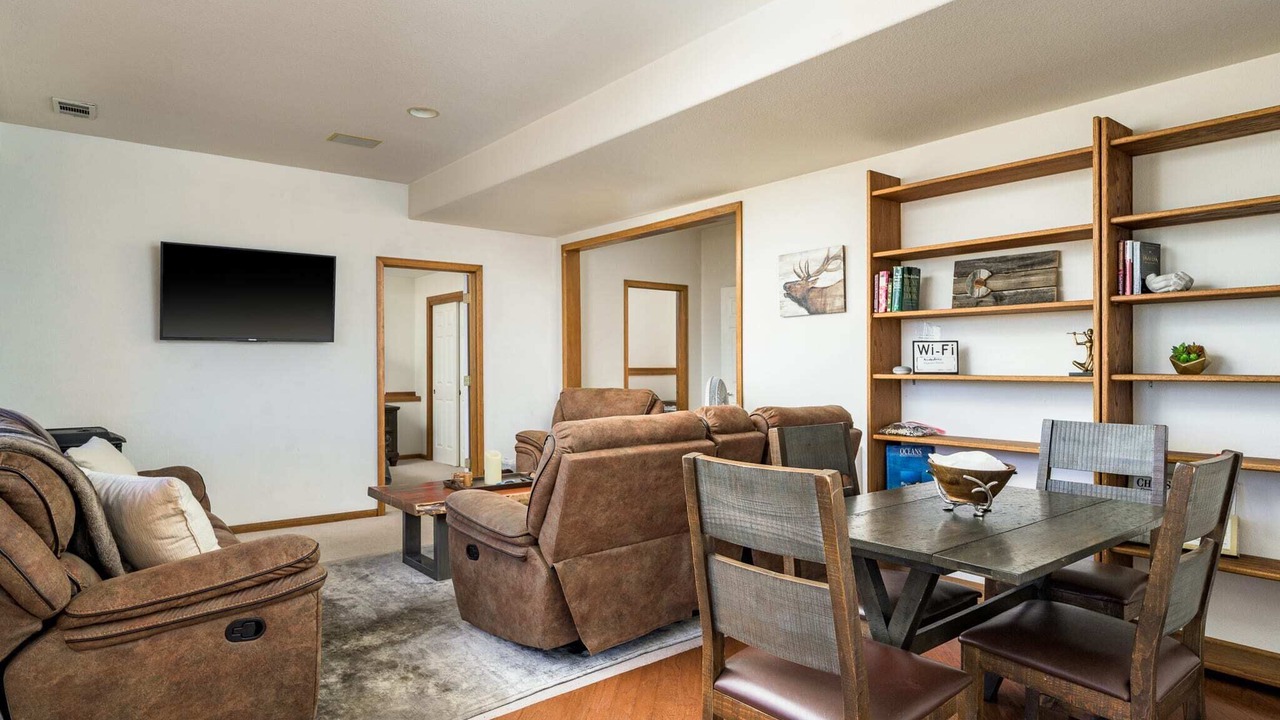 Photo of Livingroom in Evergreen
