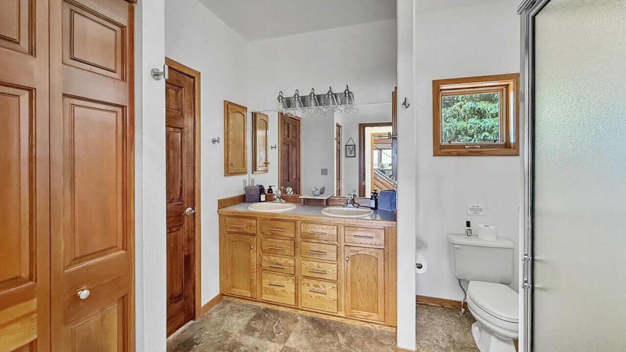 Photo of Bathroom in Lazear