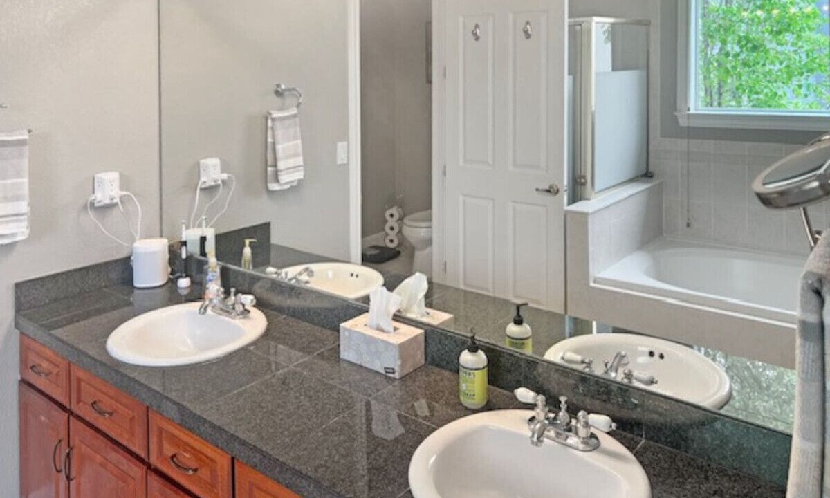 Photo of Bathroom in Uptown