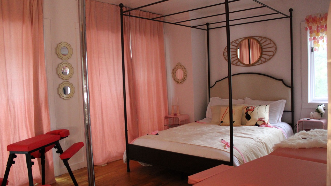 Photo of Bedroom in Idaho Springs