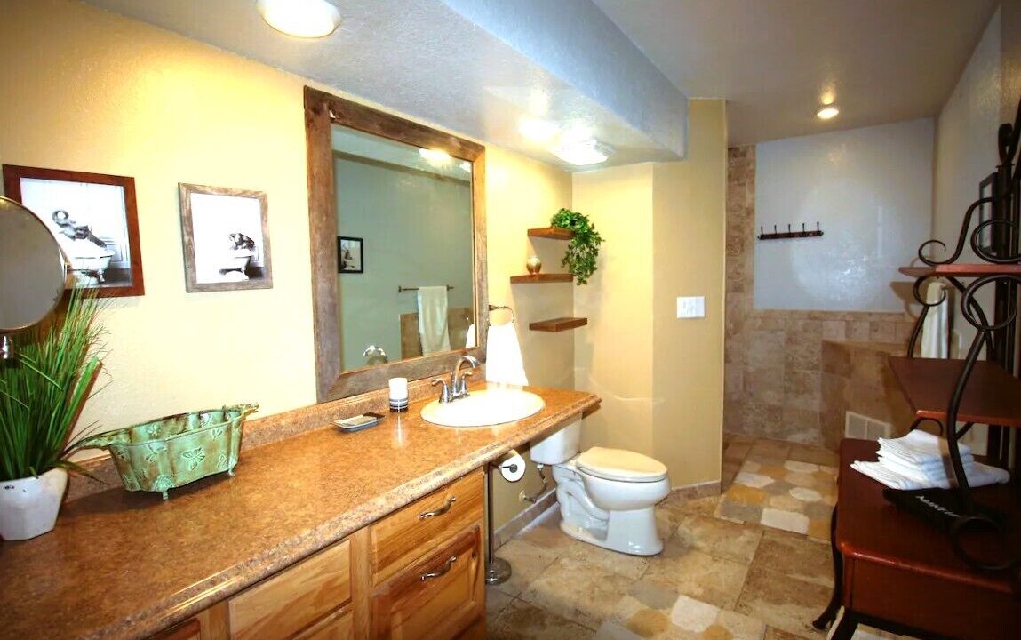 Photo of Bathroom in Lamar Heights Area