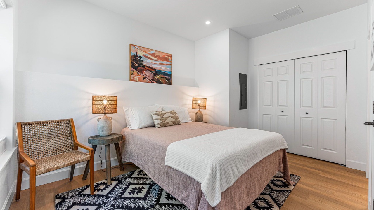 Photo of Bedroom in North Broadway - Holiday