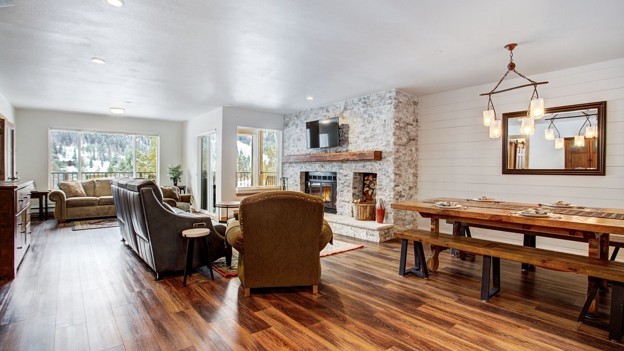 Photo of Livingroom in Mountain House