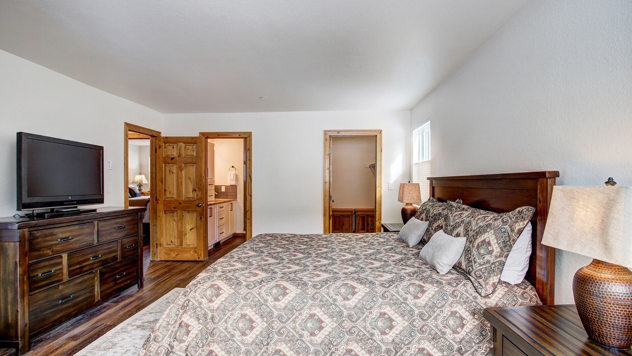 Photo of Bedroom in Mountain House