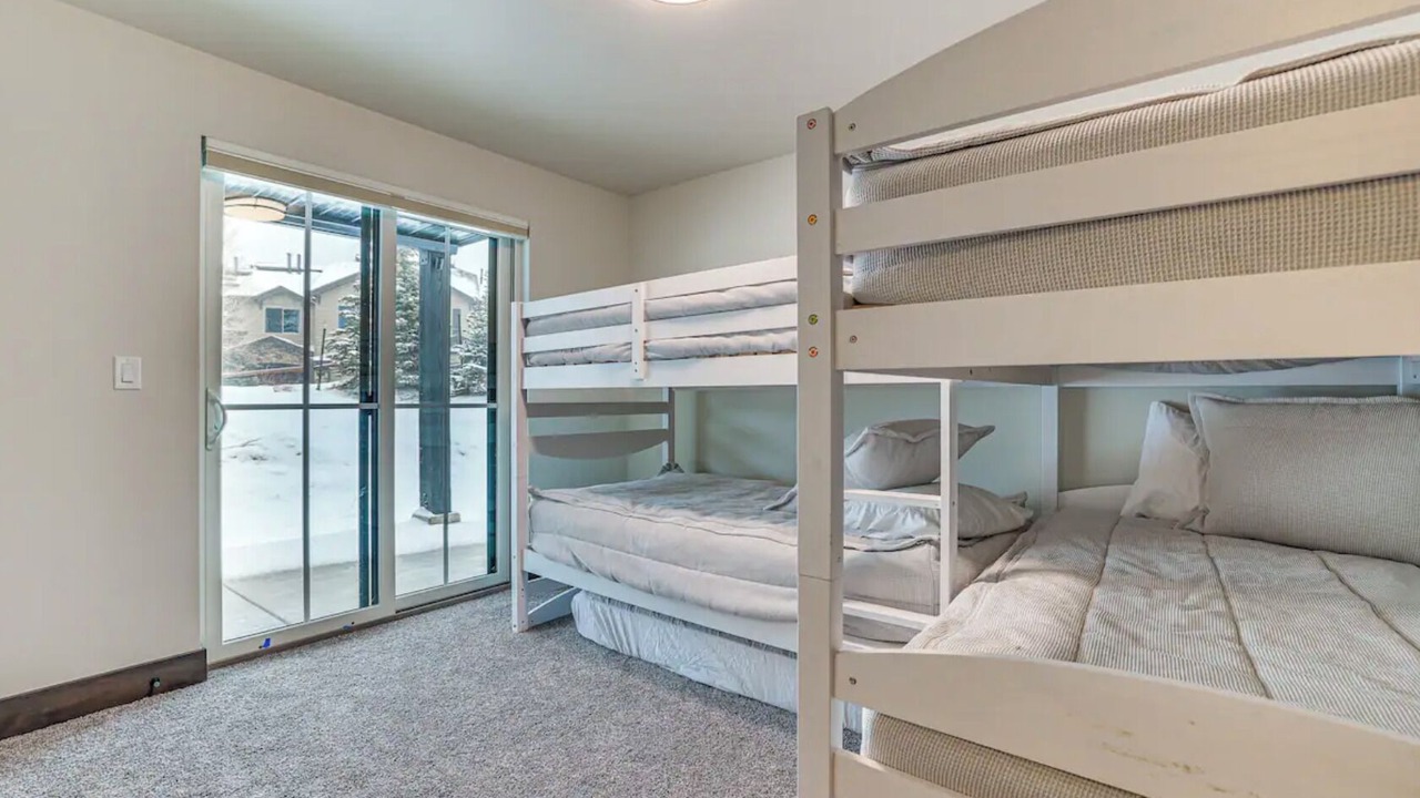 Photo of Bedroom in Three Peaks