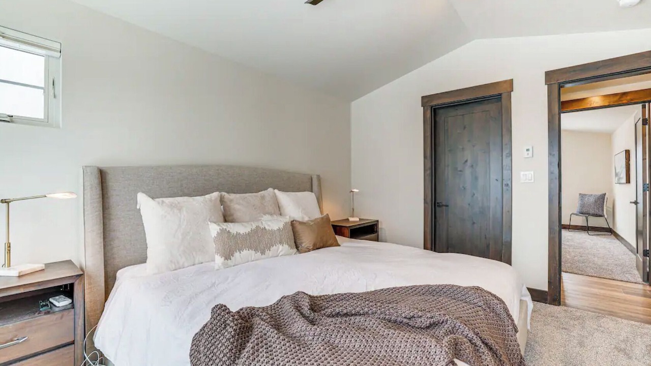 Photo of Bedroom in Three Peaks